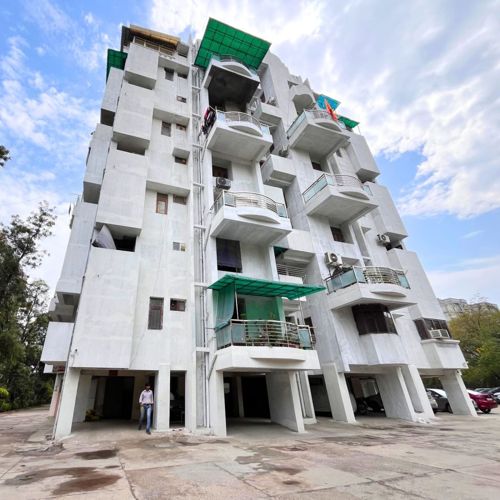 3 BHK Servant Room for Sale in Lovely Home Apartments